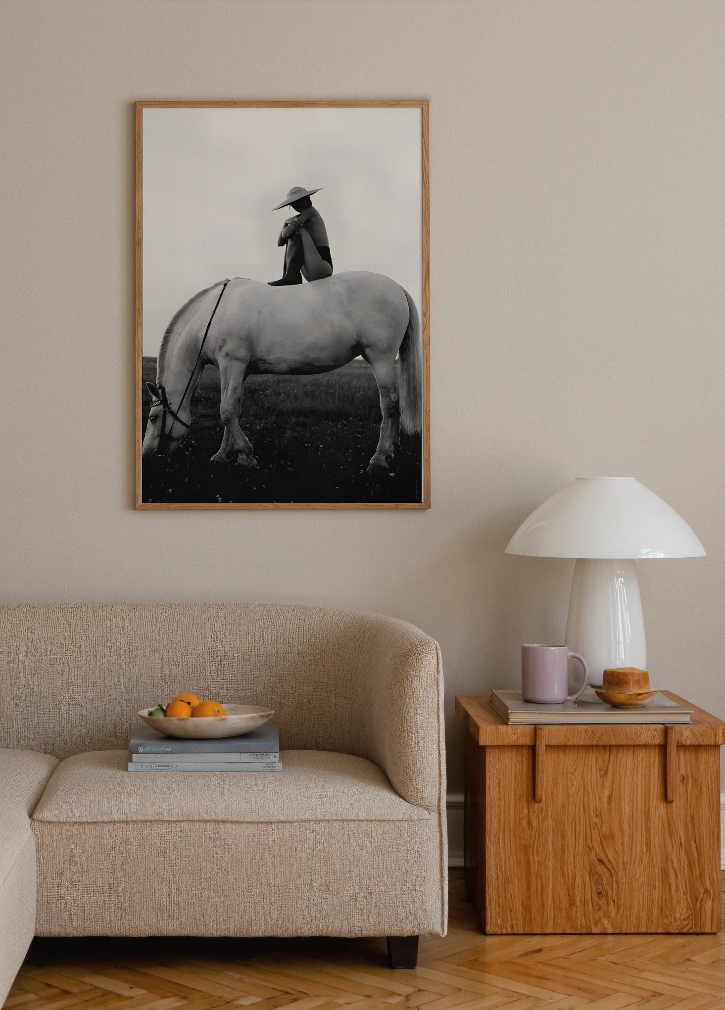 Beyaz Atın Üzerindeki Sessizlik poster baskı mockup 2