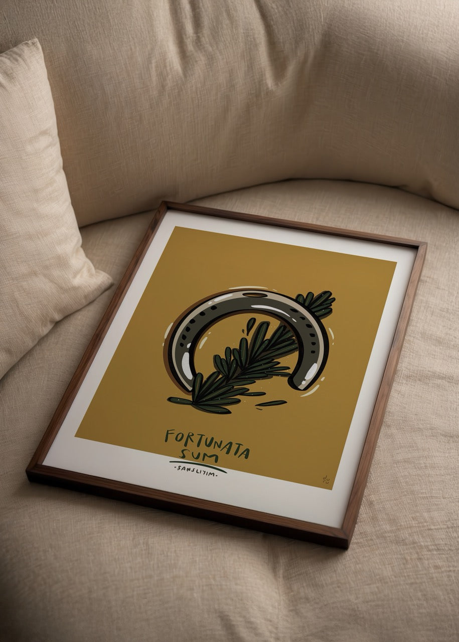 Hardal sarısı zemin üzerinde at nalı ve yeşil dal figürüyle oluşturulmuş “Şanslıyım” yazılı şans temalı illüstrasyon posteri.