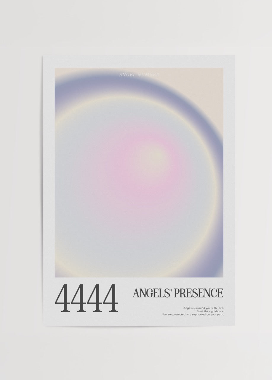Açık pastel tonlarda, ortasında pembe-sarı aura ve mor dış çember içeren 4444 melek sayılı poster tasarımı.