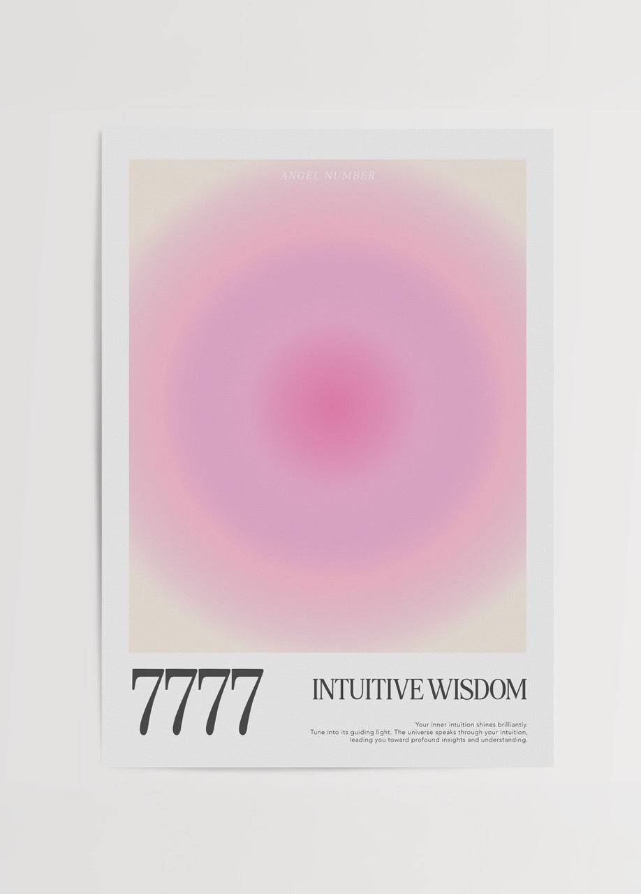 Pastel pembe ve mor tonlarında yumuşak gradyanla tasarlanmış 7777 melek sayılı sezgisel bilgelik temalı poster baskısı.