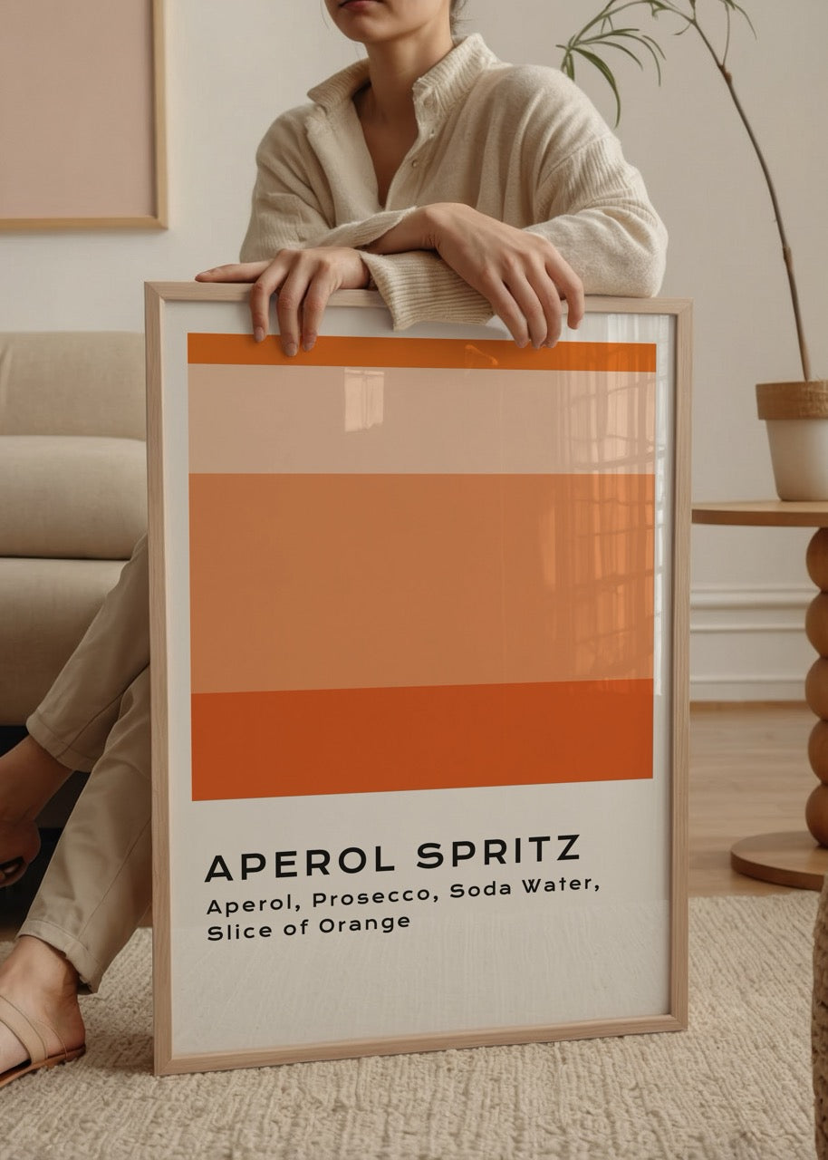 Turuncu tonlarında katmanlarla tasarlanmış minimal Aperol Spritz kokteyli tarif posteri.
