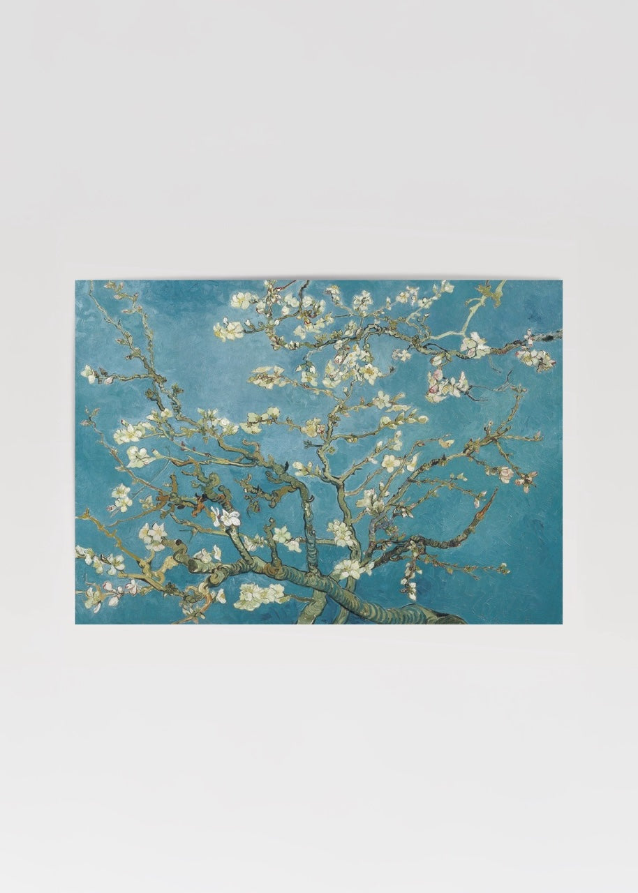 Vincent van Gogh’un badem çiçeği dallarını betimlediği mavi fonlu poster baskısı
