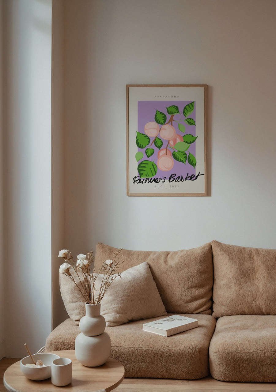 Mor fon üzerinde şeftali ve yeşil yaprak illüstrasyonlu Barcelona Farmers Basket posteri