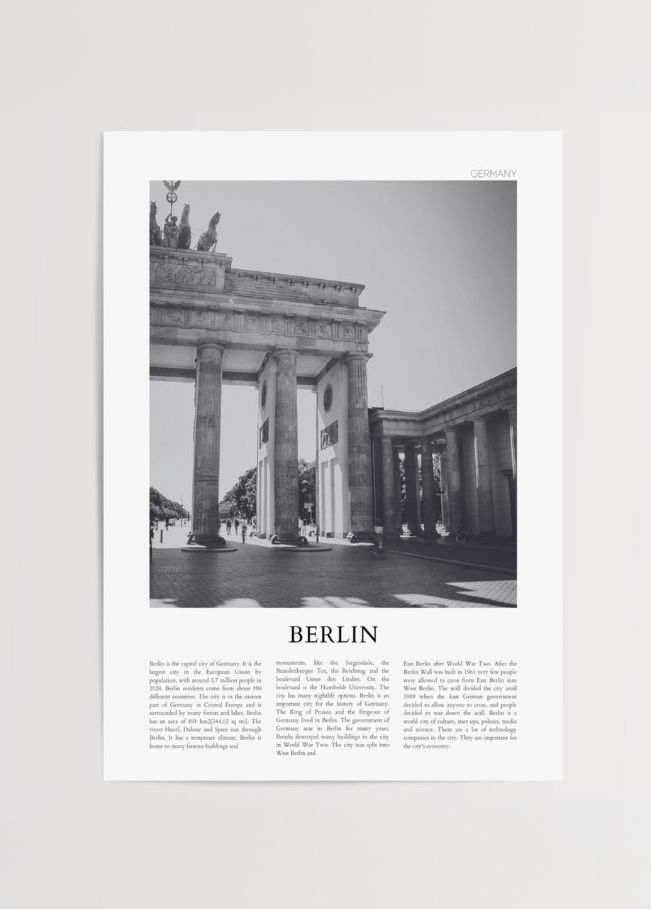 Berlin’in Brandenburg Kapısı’nı gösteren siyah beyaz mimari şehir posteri