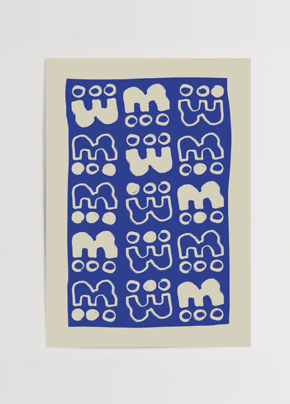 Mavi arka plan üzerinde krem tonlarda tekrarlayan geometrik motiflerden oluşan minimalist Blue Geometric Pattern modern duvar posteri.