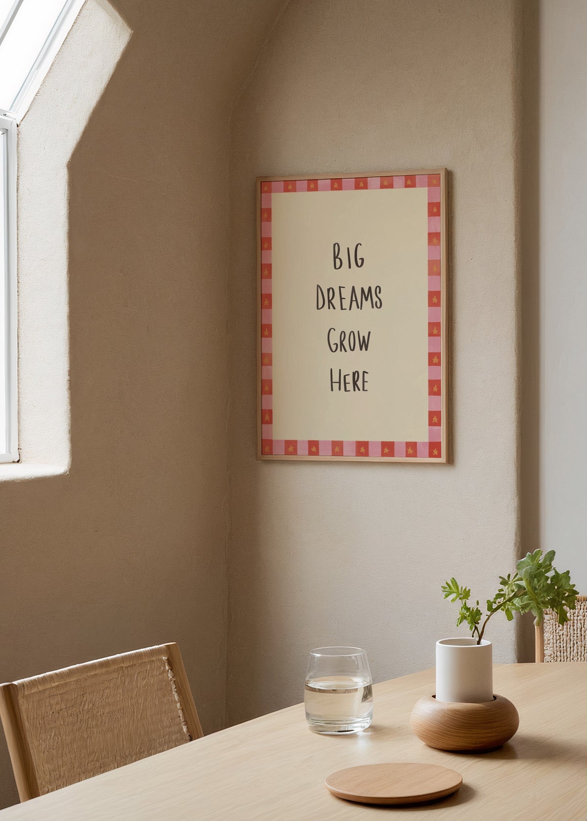Bilinmiyor Büyük Hayaller Burada Büyür Poster poster baskı mockup 3