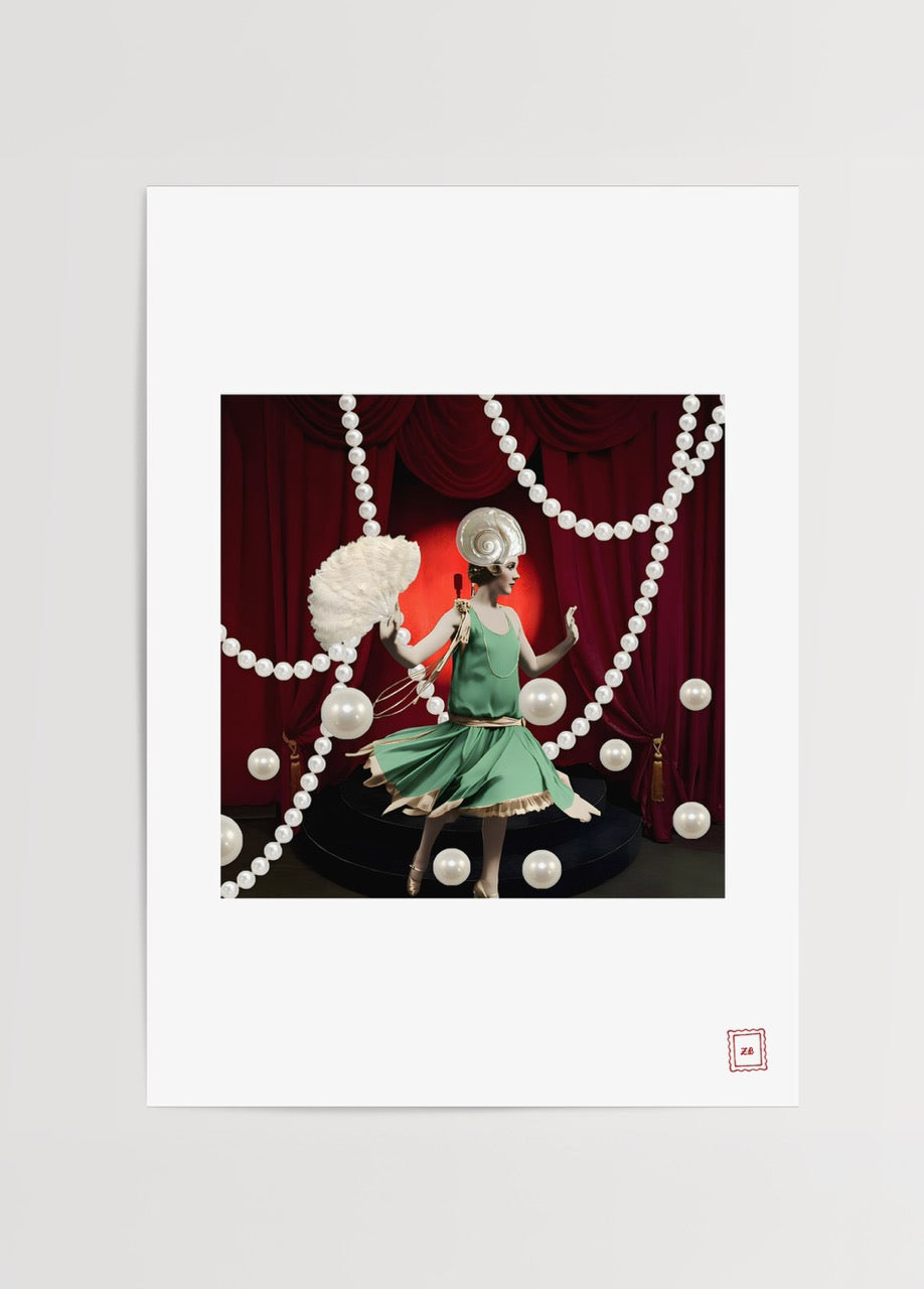 Zehra Bezirci Club posteri, sahne ve inci detaylı dijital kolaj sanat eseri.