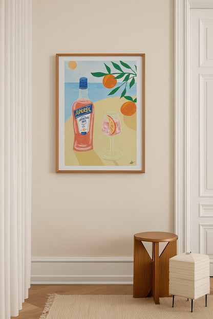 Elif Işık imzalı Cocktail in Positano Yellow posteri, Aperol kokteyli ve portakal dallarıyla Akdeniz atmosferini yansıtan renkli illüstrasyon.