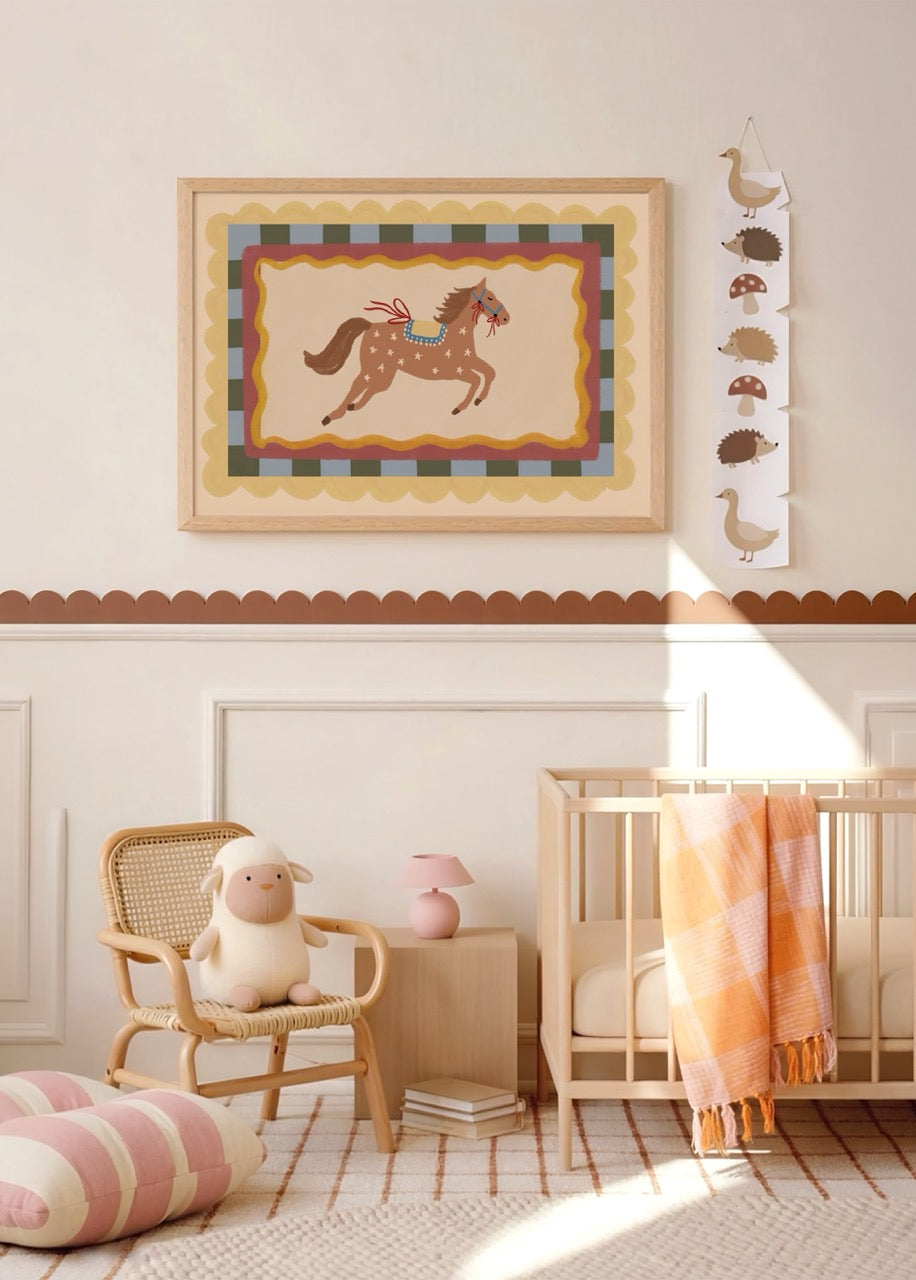 Pastel tonlarda sevimli at illüstrasyonlu çocuk odası posteri. Pony temalı nursery duvar dekoru.