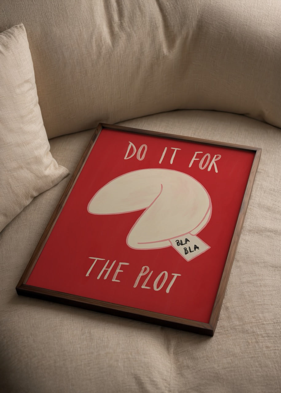 Thola Studio’nun Do It posteri, kırmızı fon üzerine şans kurabiyesi illüstrasyonu ve tipografisiyle modern ve mizahi dekoratif sanat posteri.