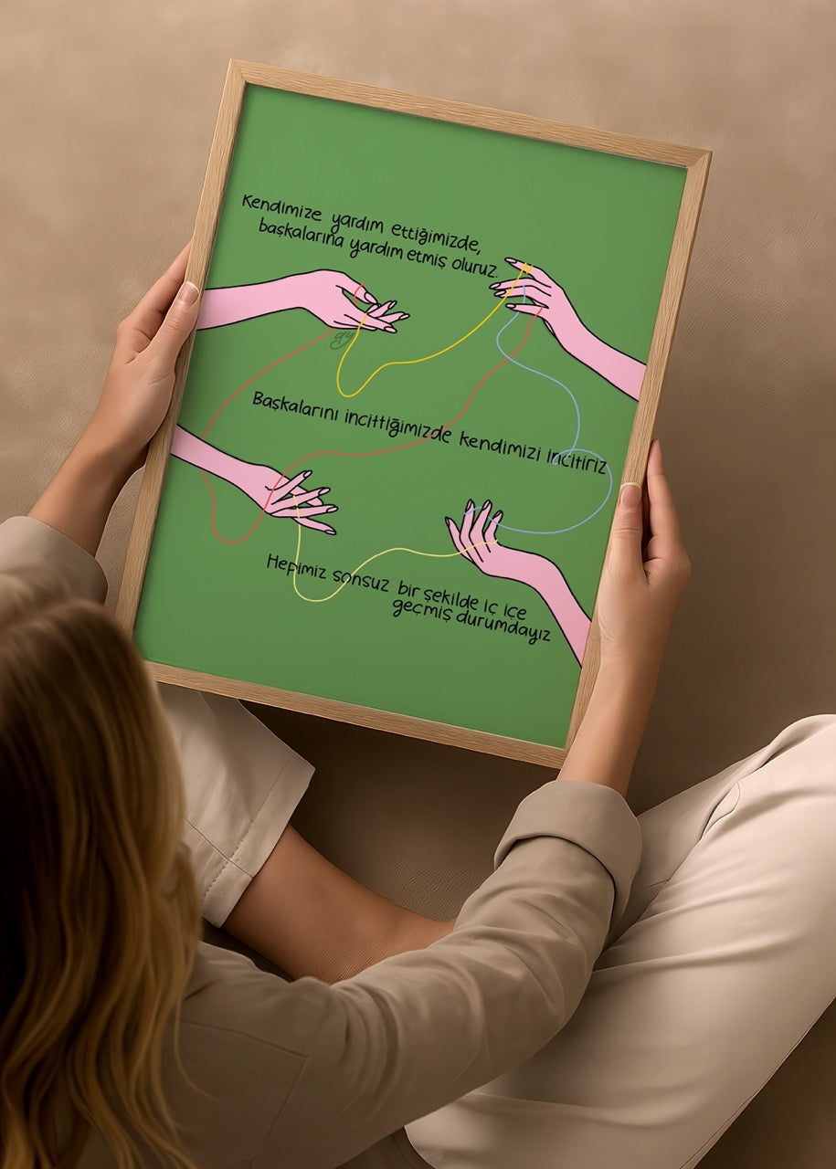 duygulariyerim’in “İç İçe Geçmişiz” posteri – yeşil fonda pembe eller ve renkli iplerle insan bağlarını anlatan illüstrasyon
