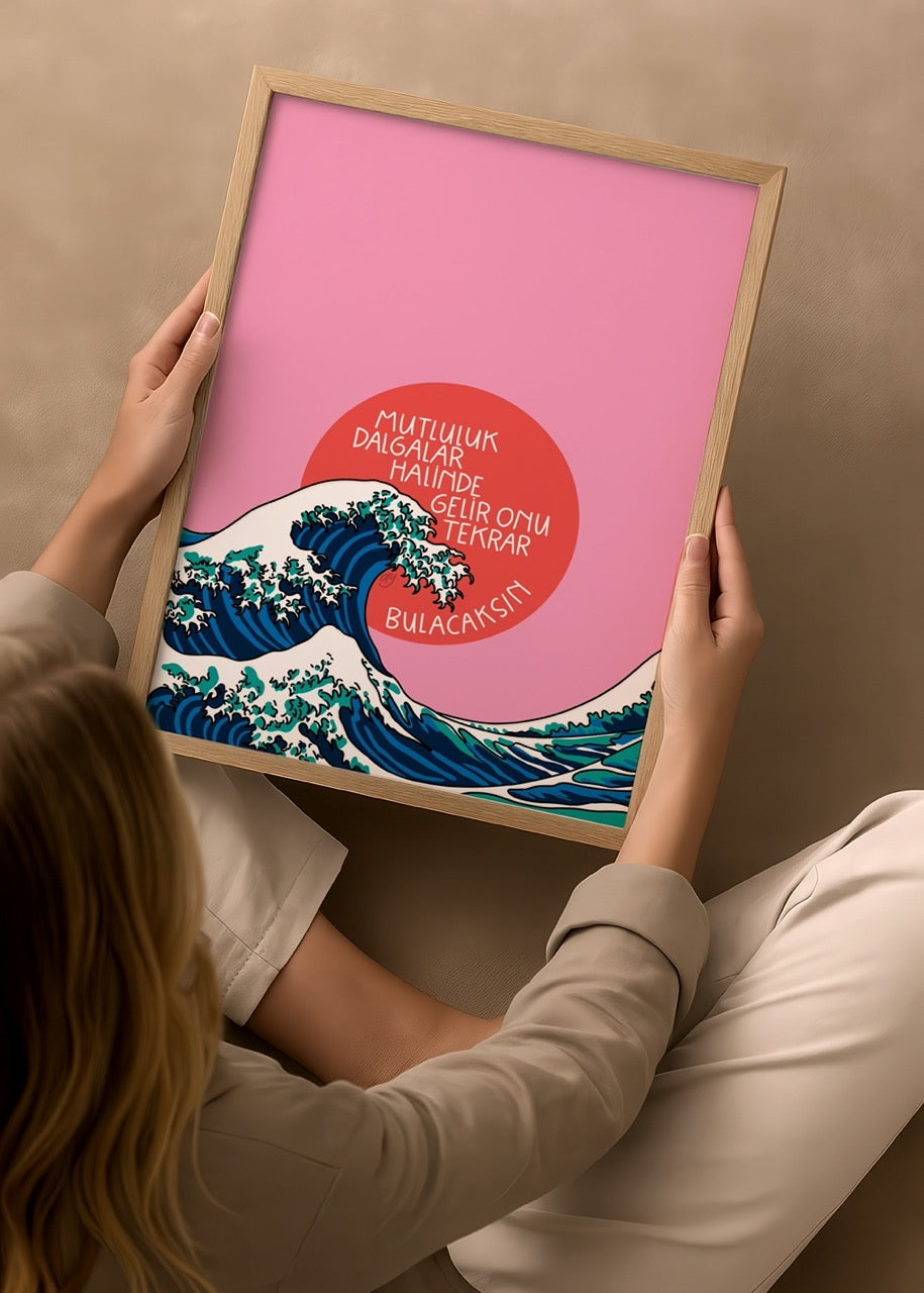 duygulariyerim’in “Mutluluk Dalgalar Halinde Gelir” posteri – pembe fonda dalga illüstrasyonu ve umut dolu tipografi tasarımı