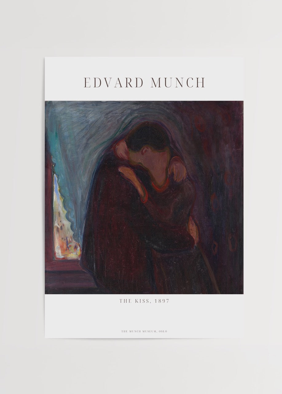 Edvard Munch’un 1897 tarihli “The Kiss” (Öpücük) adlı tablosunun yer aldığı, koyu tonlarda duygusal bir aşk sahnesi sunan sanat posteri.