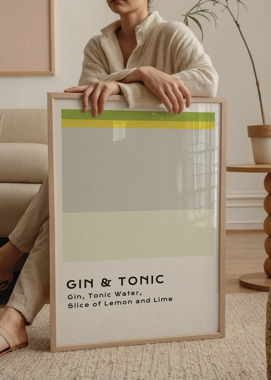 Gin &amp; Tonic içeriklerinden ilham alan sarı ve gri tonlarında minimalist kokteyl posteri