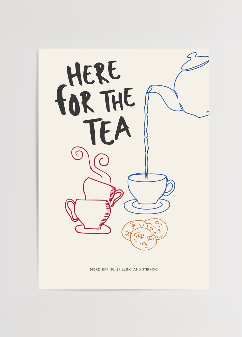 Çaydanlık, çay fincanları ve kurabiye çizimleriyle renkli çizimlerden oluşan “Here for the Tea” yazılı modern mutfak posteri.