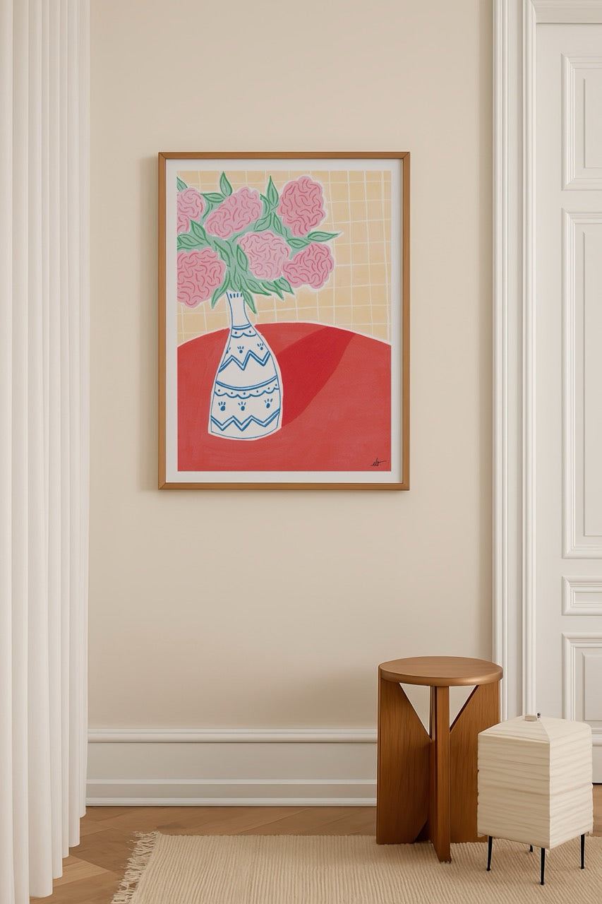 Elif Işık’ın Femmes et Fleurs — Collection d’Automne serisinden Hortensias Rouges – Edition d’Automne posteri, kırmızı ortancalarla dolu desenli beyaz vazo illüstrasyonu.