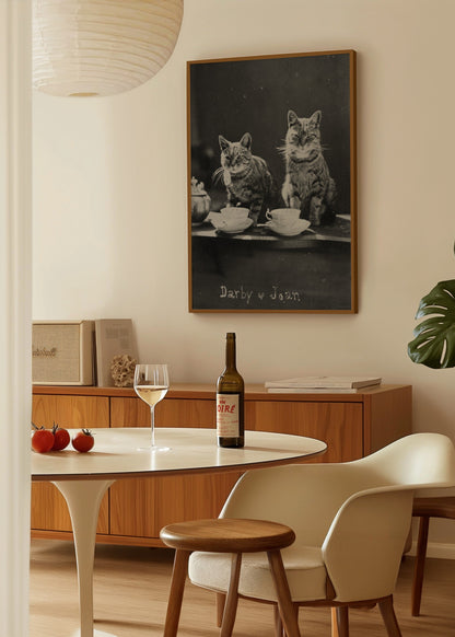 İki Sevimli Kedi ve Çay Zamanı poster baskı mockup 2