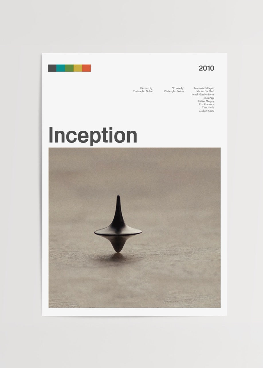 Masa üzerinde duran siyah metal topaç ile sinematik minimal sahne