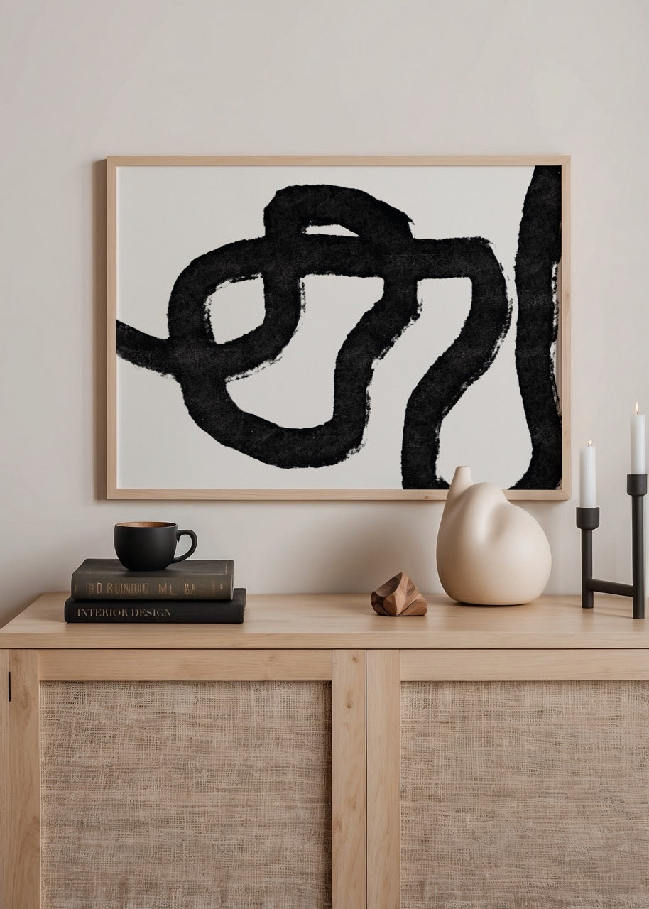 Siyah mürekkep fırça darbesiyle oluşturulmuş soyut çizgisel modern poster tasarımı