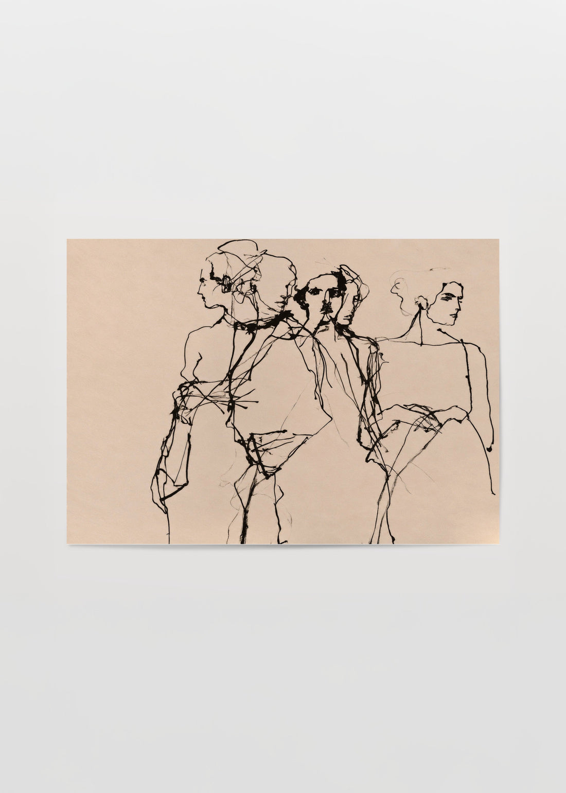 Açık zemin üzerinde siyah ince çizgilerle oluşturulmuş, üst üste geçen üç figürden oluşan soyut figüratif line art poster.
