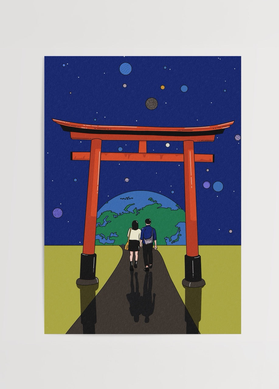 Japon Torii kapısı önünde yürüyen çift figürlü modern illüstrasyon posteri.