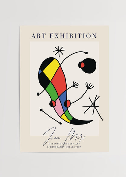 Joan Miró’nun litografi stilinden esinlenen, renkli formlar ve soyut çizgilerle oluşturulmuş canlı ve eğlenceli bir sanat posteri