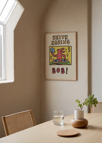 Keith Haring’in DJ Bob karakterini içeren renkli ve enerjik poster baskı