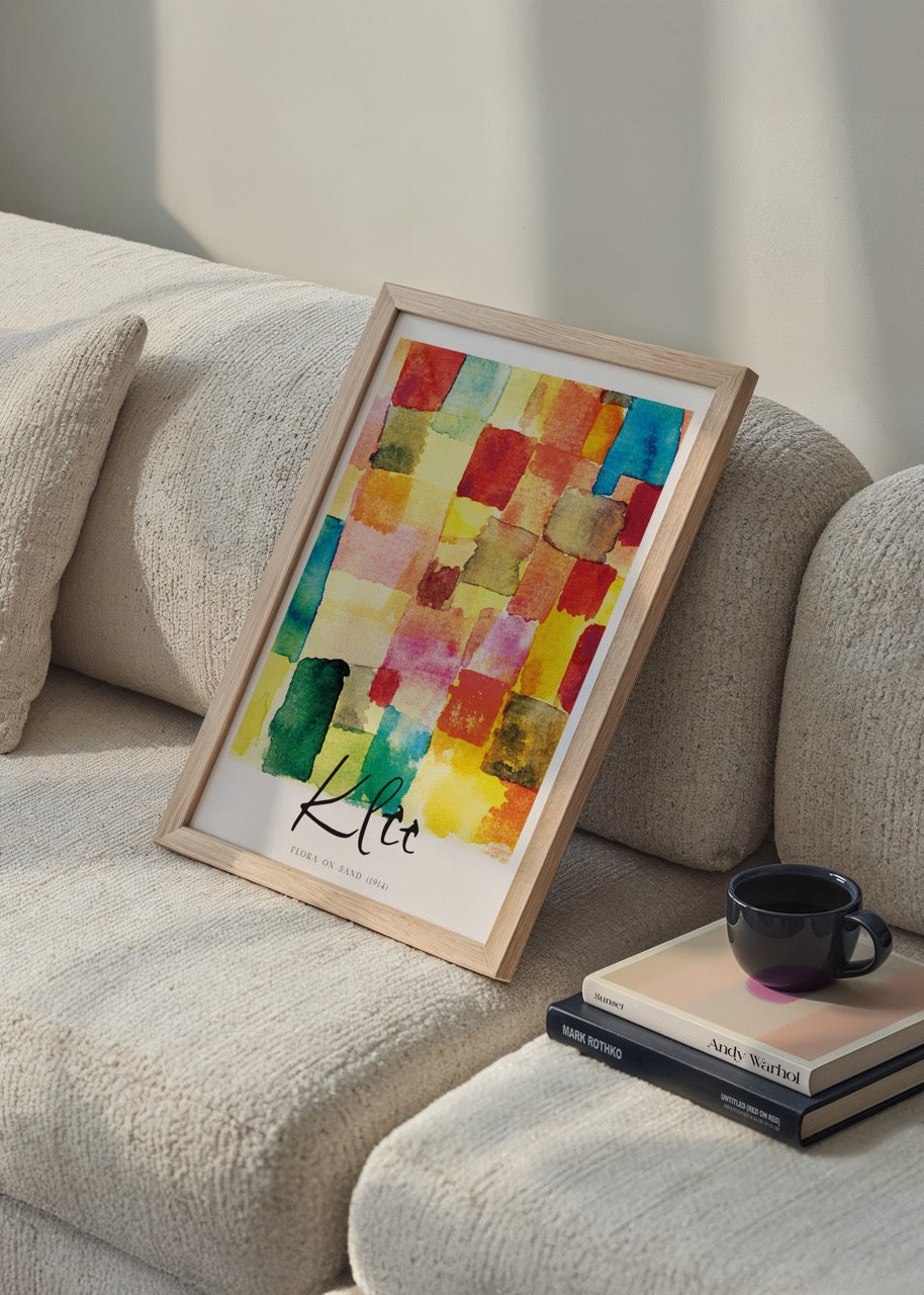 Paul Klee’nin “Kum Üzerindeki Flora” eserinden esinlenilerek hazırlanmış canlı renkli soyut sanat posteri