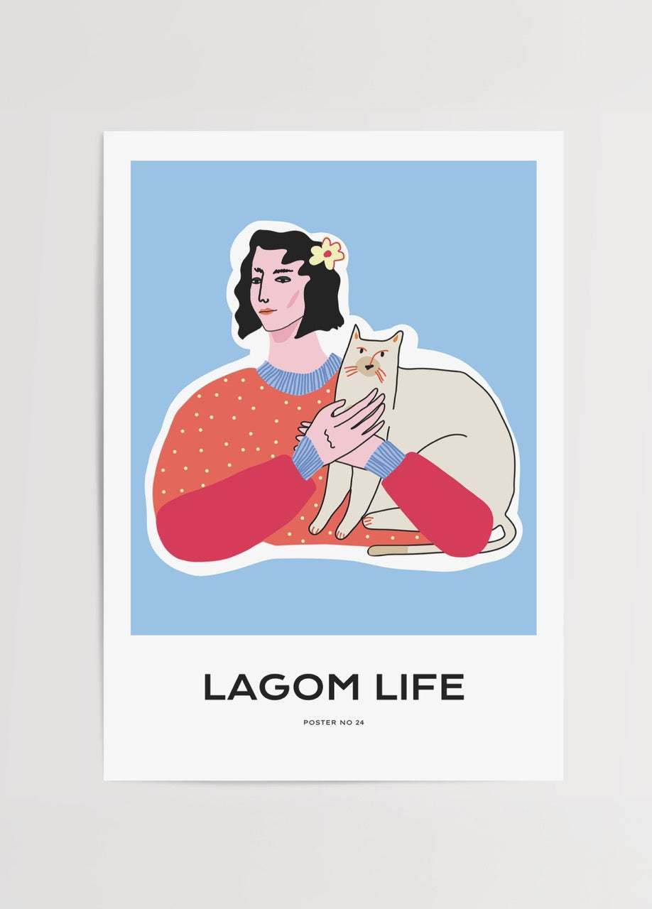 Lagom felsefeli kediyle kadın illüstrasyonu posteri – mavi zeminli modern portre