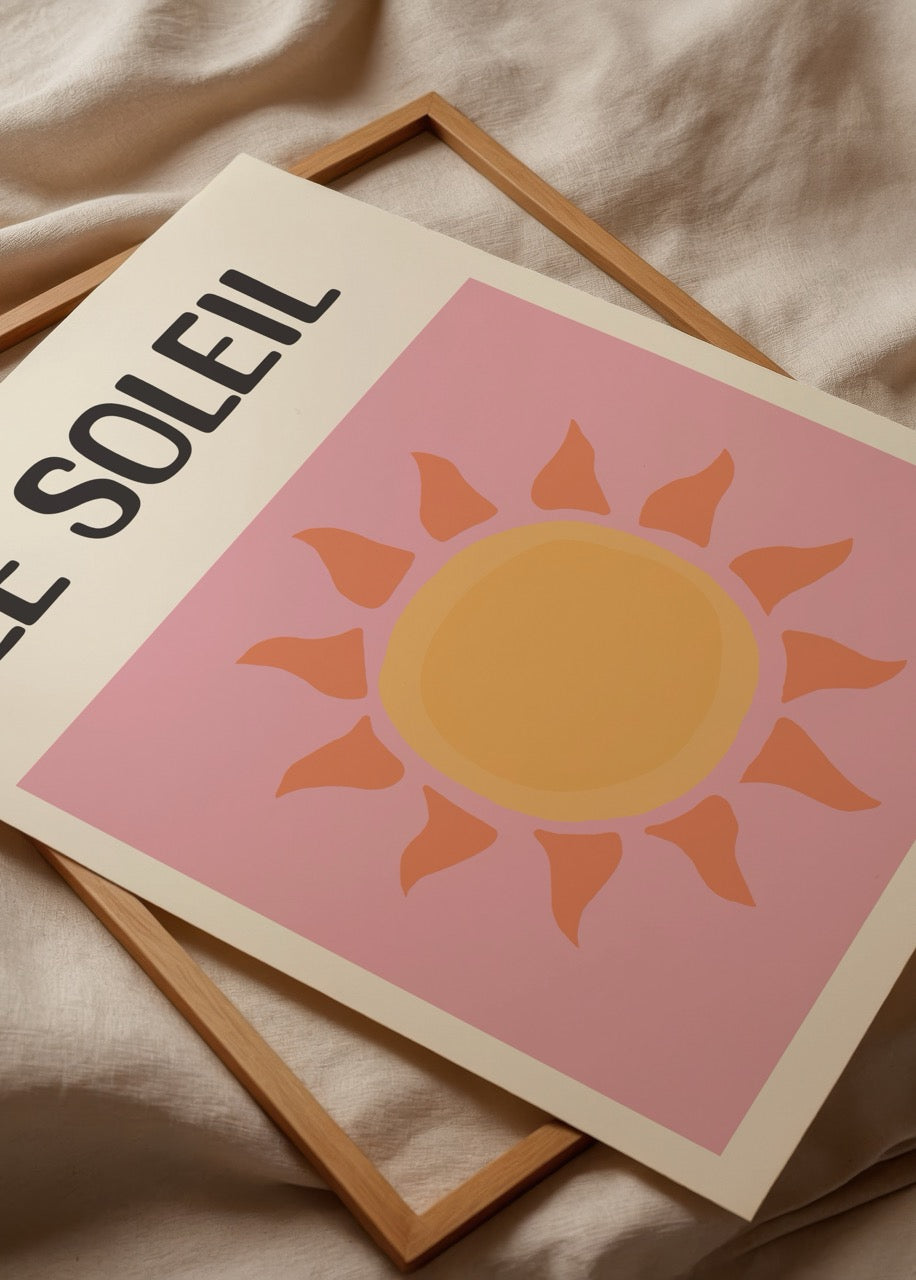 Le Soleil poster baskı, pastel pembe zemin üzerinde modern güneş illüstrasyonlu minimal duvar dekoru