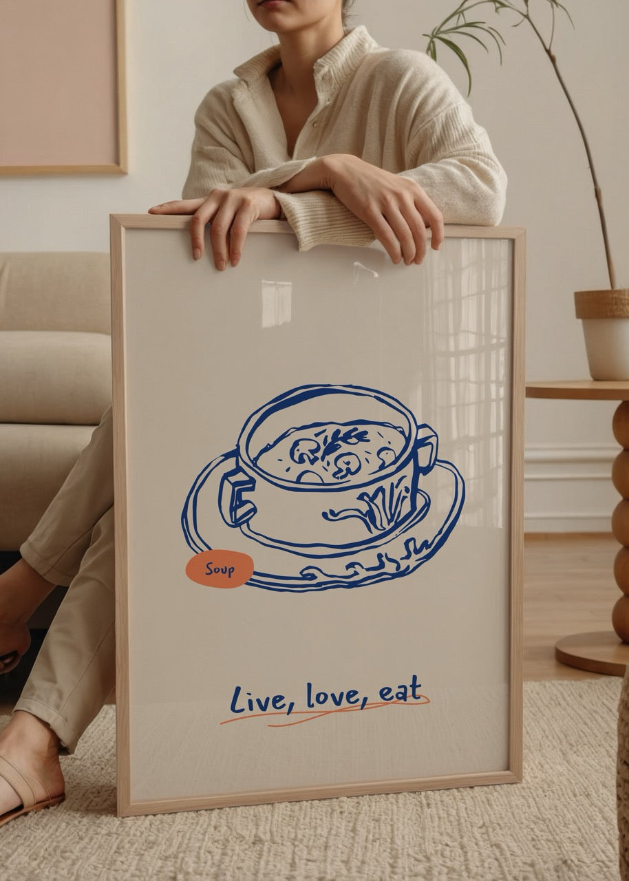 &quot;Live, Love, Eat&quot; yazılı, çorba çizimi içeren sade mutfak posteri