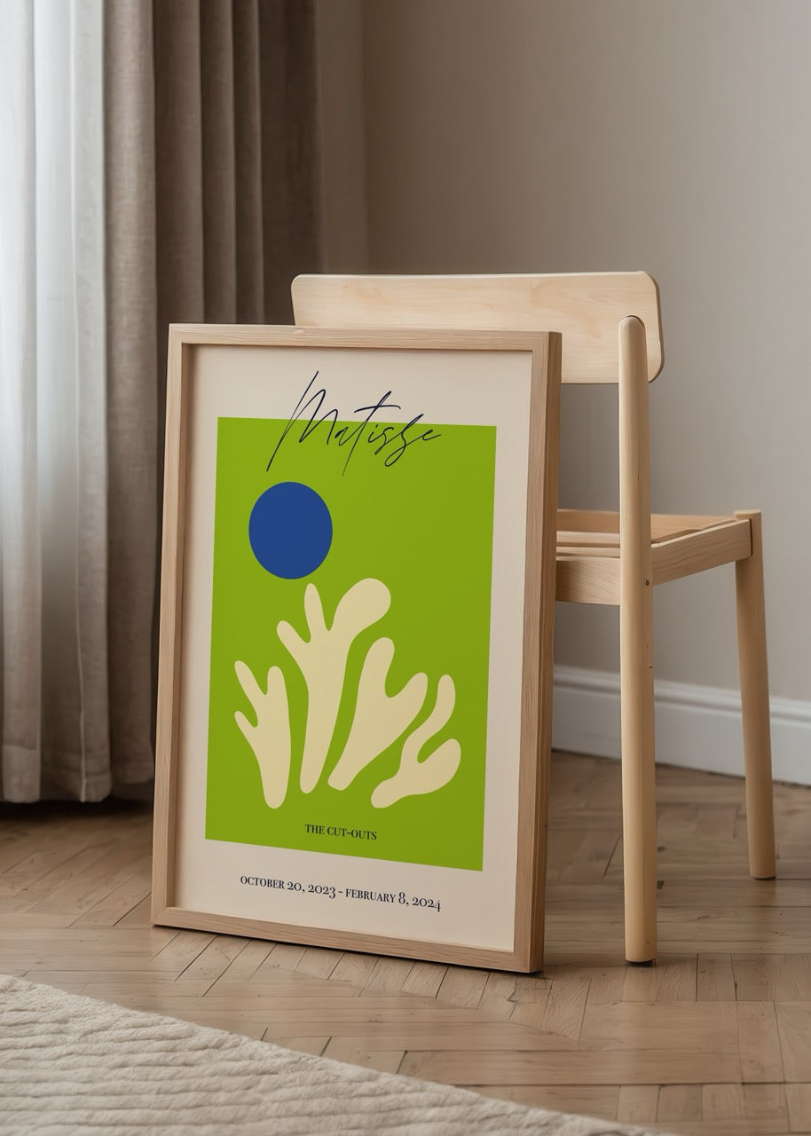 Yeşil zeminli, beyaz mercan formu ve mavi daire içeren Matisse tarzı minimalist poster tasarımı