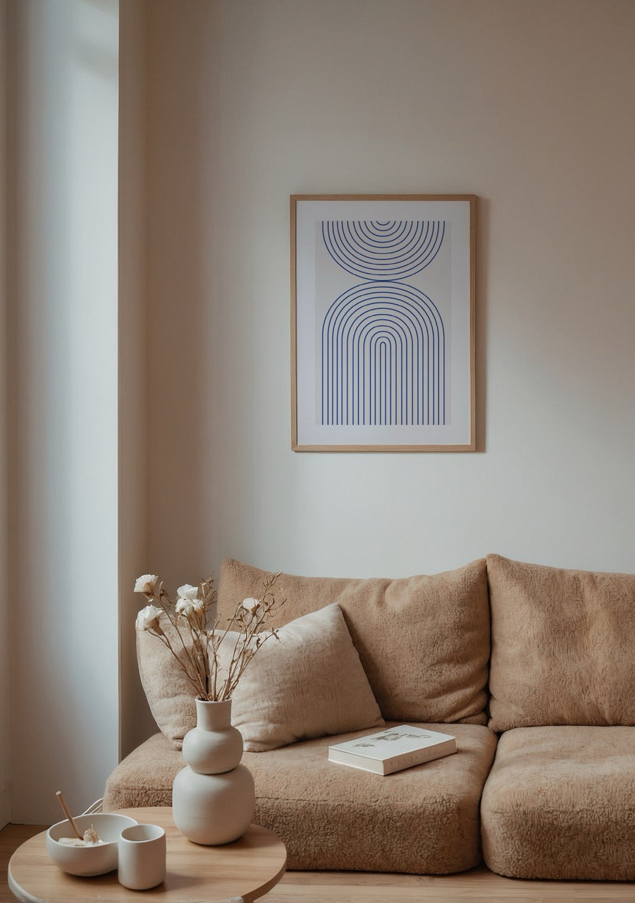 Simetrik mavi çizgilerden oluşan yarım daire poster – geometrik ve minimalist duvar dekoru