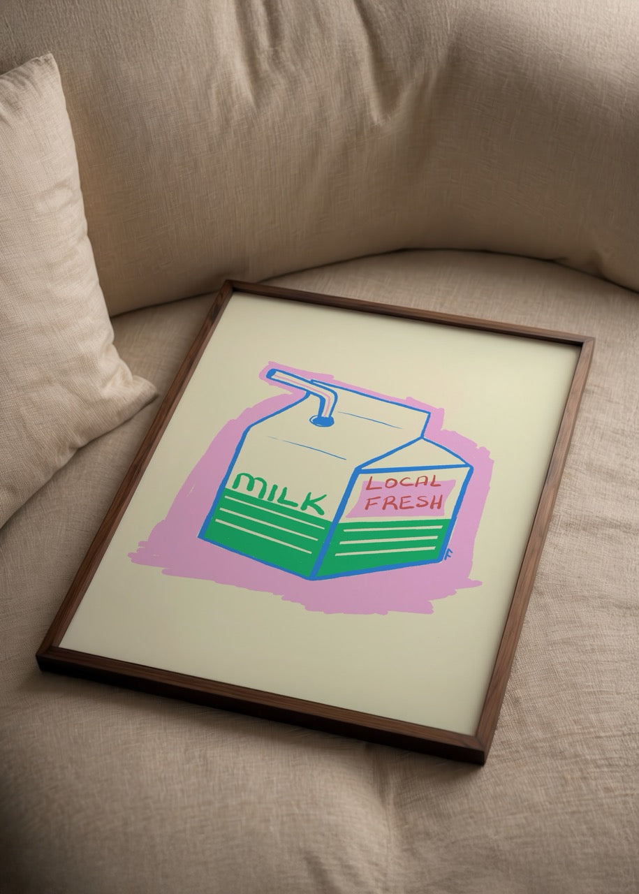 Fulya Genç tarafından tasarlanmış, retro tarzda pastel renklerde süt kutusu illüstrasyon posteri.