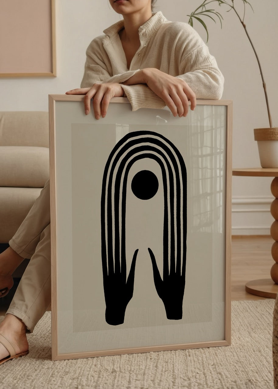 Mystic Hands posteri, siyah eller ve daire figürüyle soyut mistik bir kompozisyon