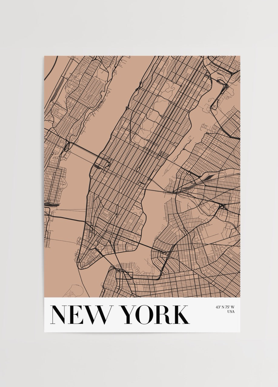 Bej zemin üzerine siyah çizgilerle tasarlanmış New York şehir haritası posteri, modern ve minimalist dekor için ideal.