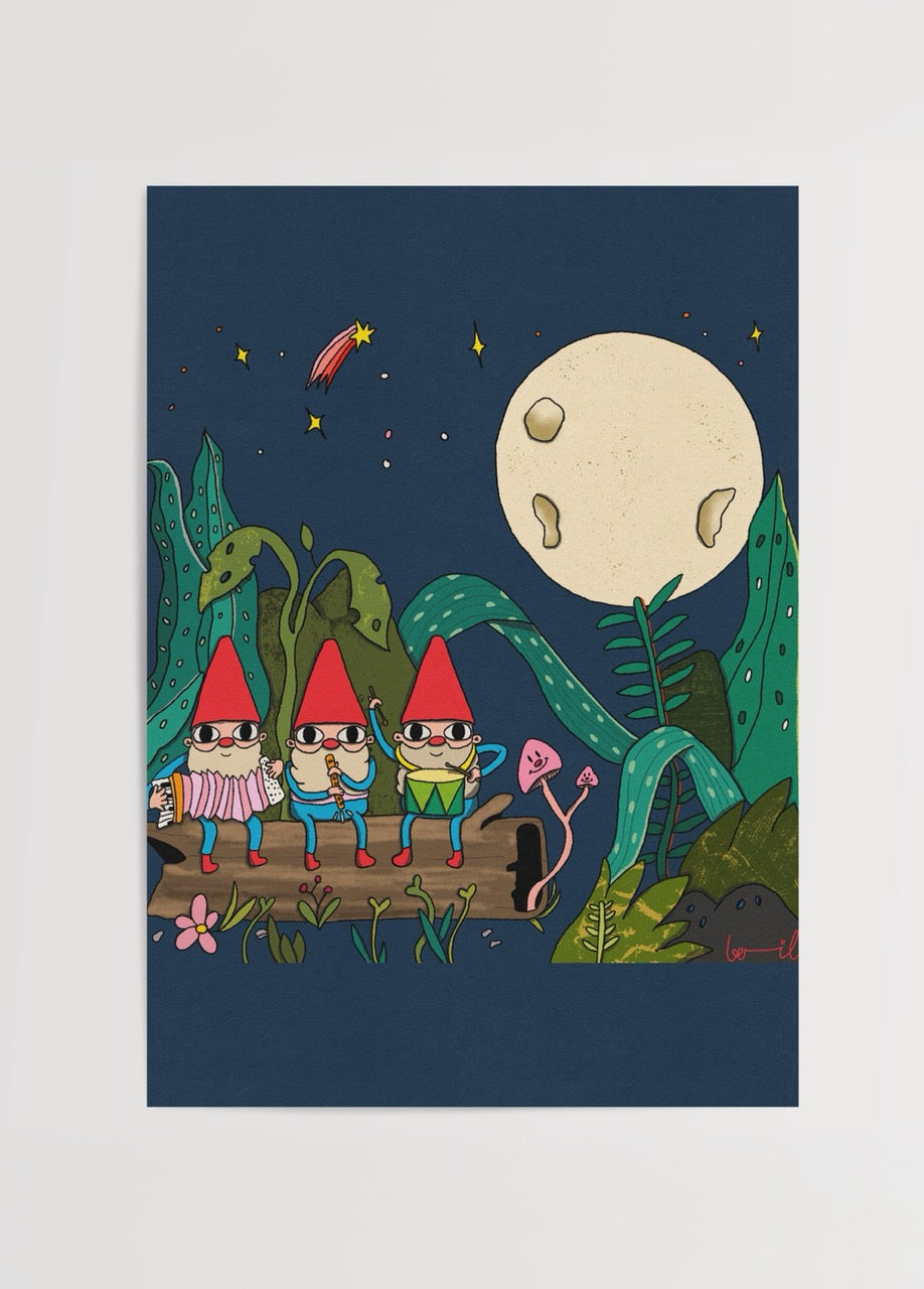 Ay ışığı altında müzik yapan figürlerle masalsı bir gece sahnesini anlatan illüstrasyon poster