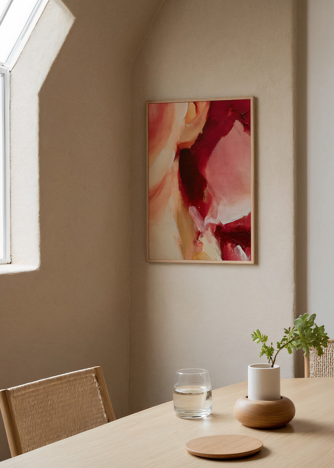 Nils van der Meer Torso Red soyut figüratif eser, bordo kırmızı ve pembe tonlarda art print