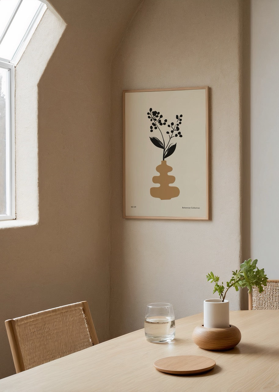 Bej zemin üzerine kahverengi vazo ve siyah çiçek dalları içeren minimalist Bohemian poster