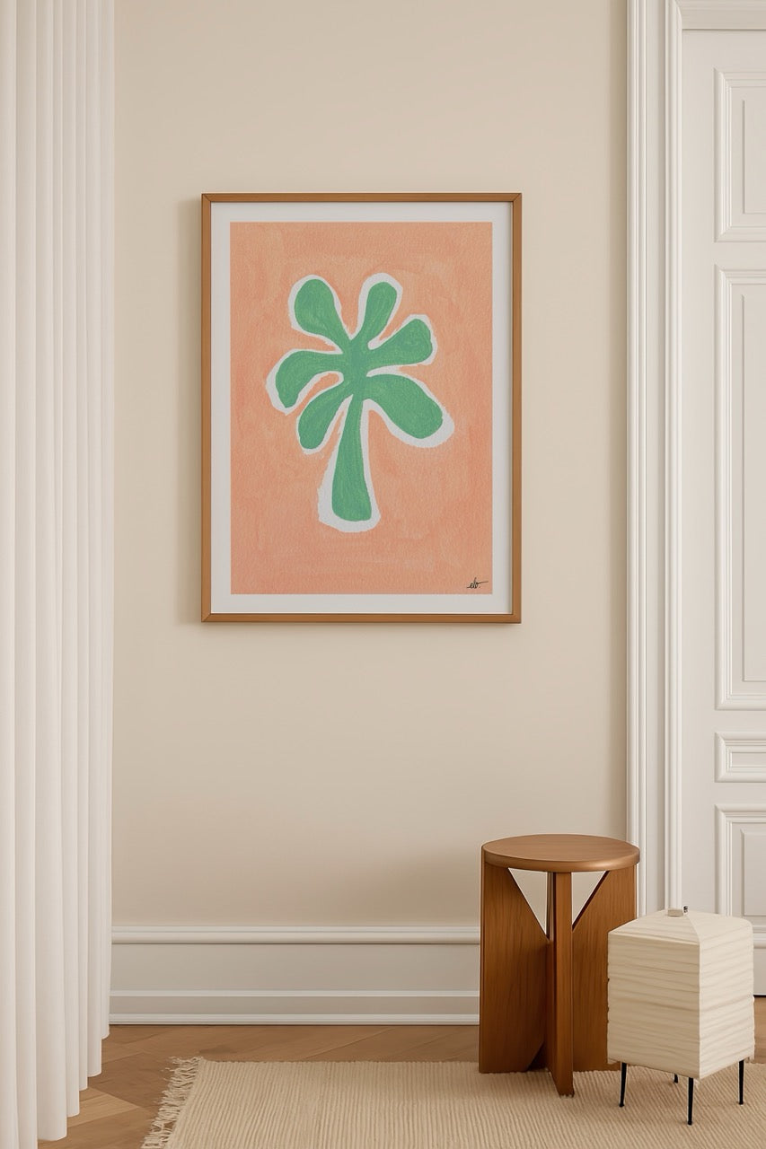 Elif Işık’ın Pastel Series koleksiyonundan Palmiye posteri, somon arka plan üzerinde pastel yeşil palmiye illüstrasyonu.