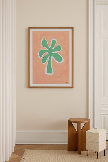 Elif Işık’ın Pastel Series koleksiyonundan Palmiye posteri, somon arka plan üzerinde pastel yeşil palmiye illüstrasyonu.