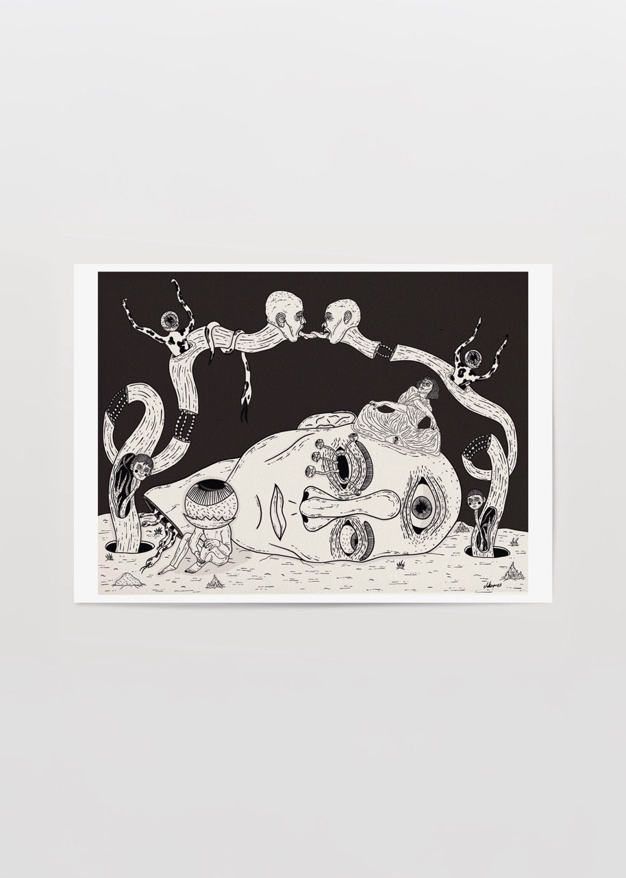 Siyah zemin üzerinde surreal figürlerin çevrelediği, yerde yatan büyük bir form ve etrafında hareket eden karakterlerle çizilmiş siyah beyaz illüstrasyon.
