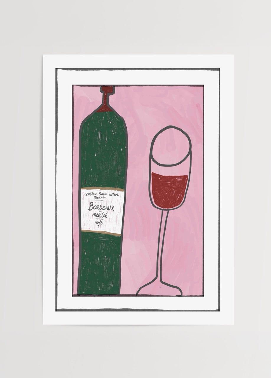 Pembe zemin üzerinde kırmızı şarap şişesi ve kadeh illüstrasyonu