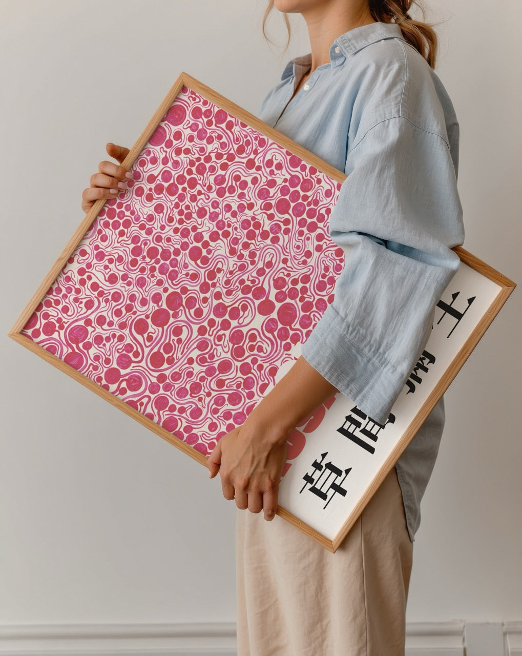 Pembe ve fuşya tonlarında nokta desenli modern Japon pop art duvar sanatı