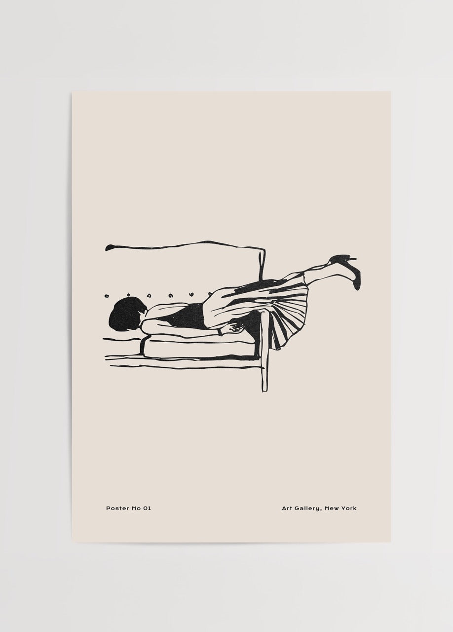 New York sanat galerisi tarzında, koltukta uzanmış kadını gösteren minimalist çizim posteri