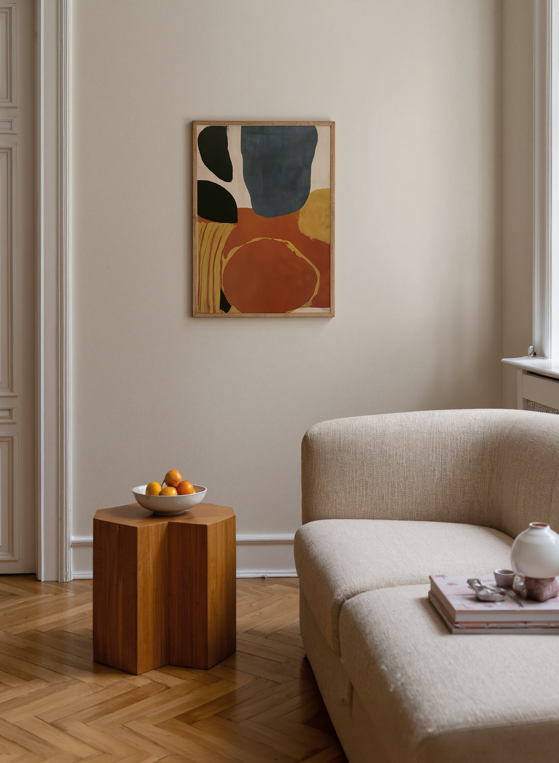 Léa Morel Red Ground, kırmızı, hardal, füme ve siyah geniş renk alanlarından oluşan sıcak tonlarda modern soyut sanat eseri.
