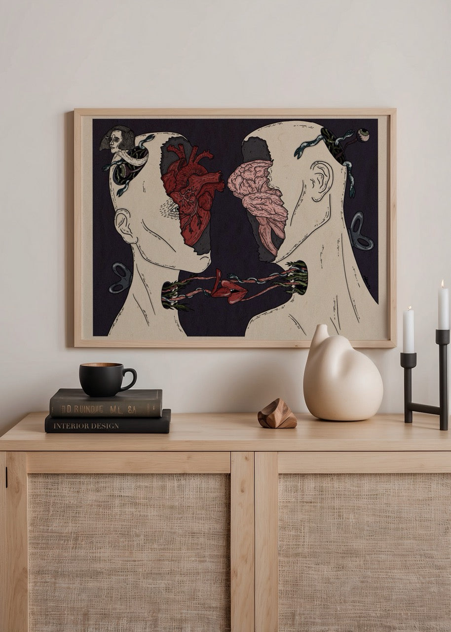 İki figürün karşılıklı yer aldığı, kalp ve beyin detayları içeren sürreal siyah tonlu illüstrasyon posteri.