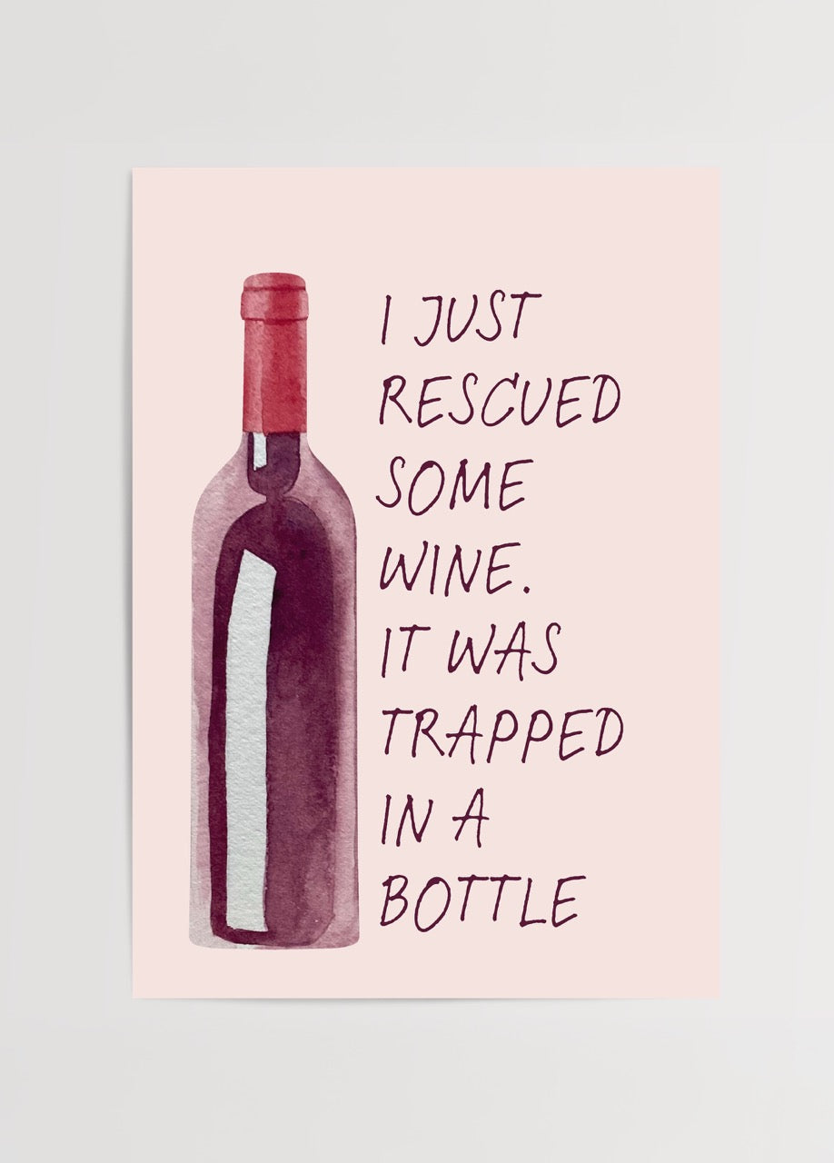 Şarap şişesi illüstrasyonu ve yazılı mizahi mesaj içeren dekoratif poster baskı