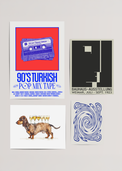 Retro müzik temalı, Bauhaus afişi, illüstratif köpek figürü ve mavi soyut desenlerden oluşan, farklı boyutlarda posterlerle hazırlanmış galeri duvarı seti.