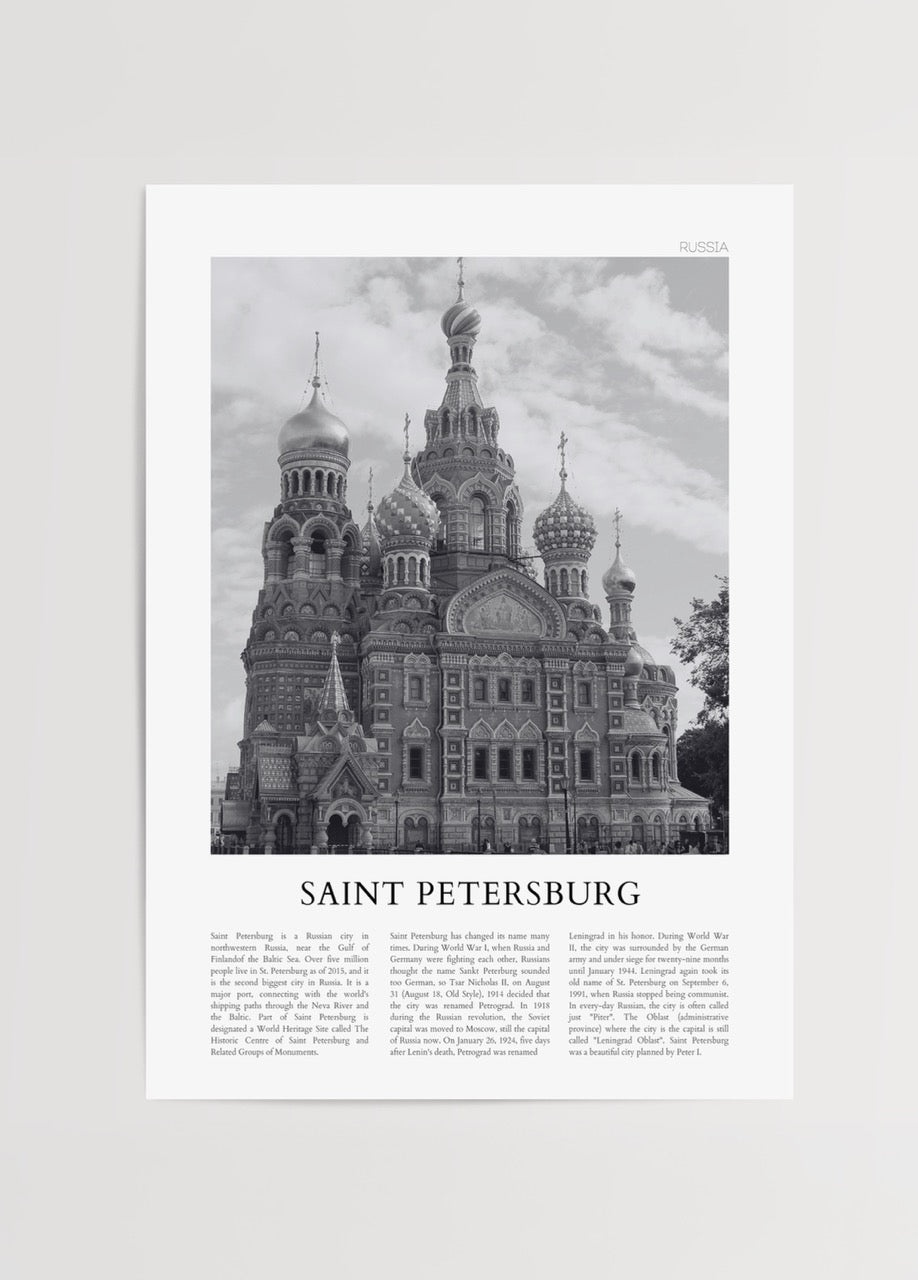 Saint Petersburg mimarisi, siyah beyaz şehir posteri, kubbeli katedral yapısı ile dekoratif tasarım